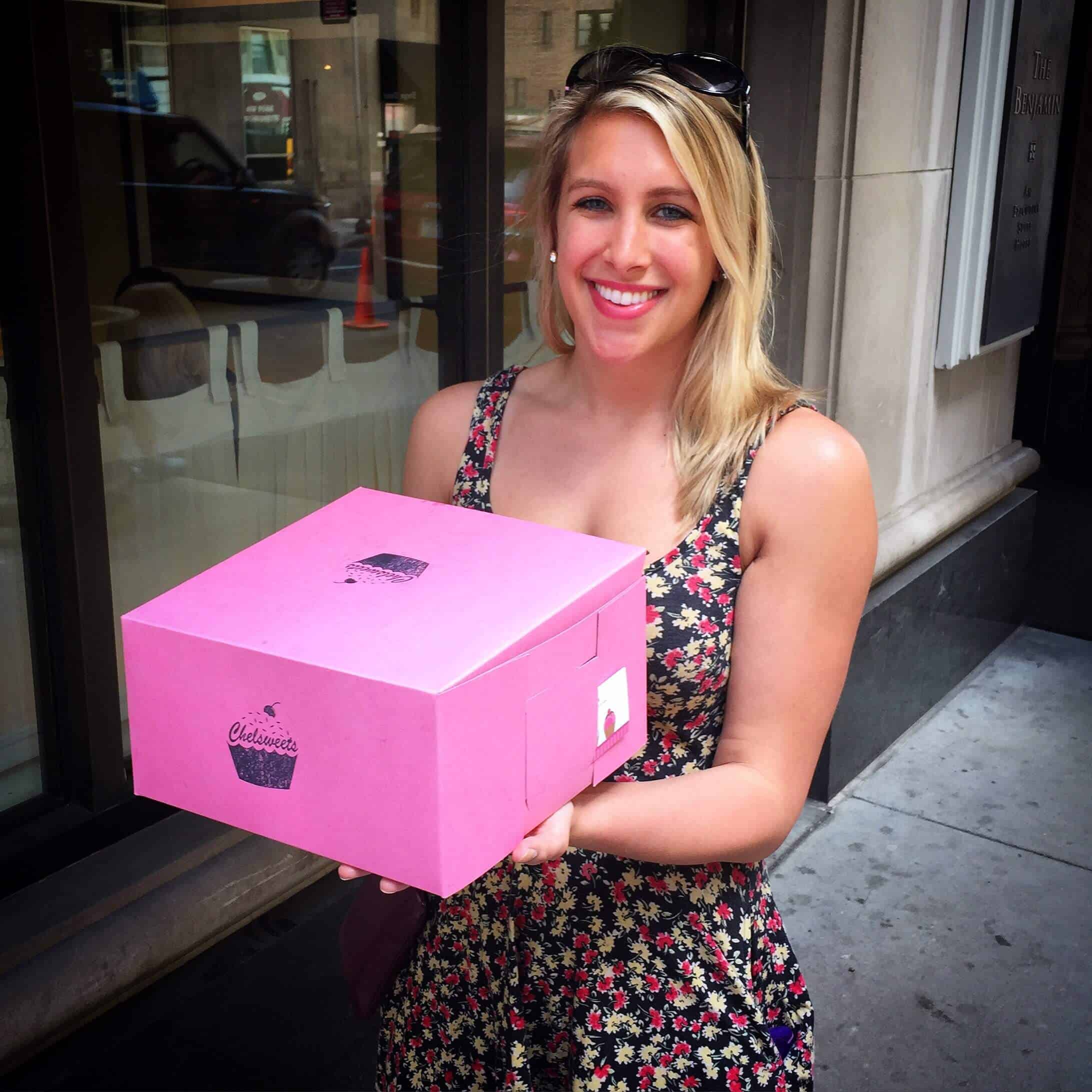 Chelsey白色送蛋糕的形象