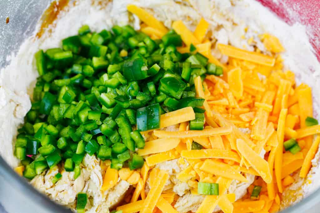 墨西哥胡椒袋装百吉饼面团的图像即将混合