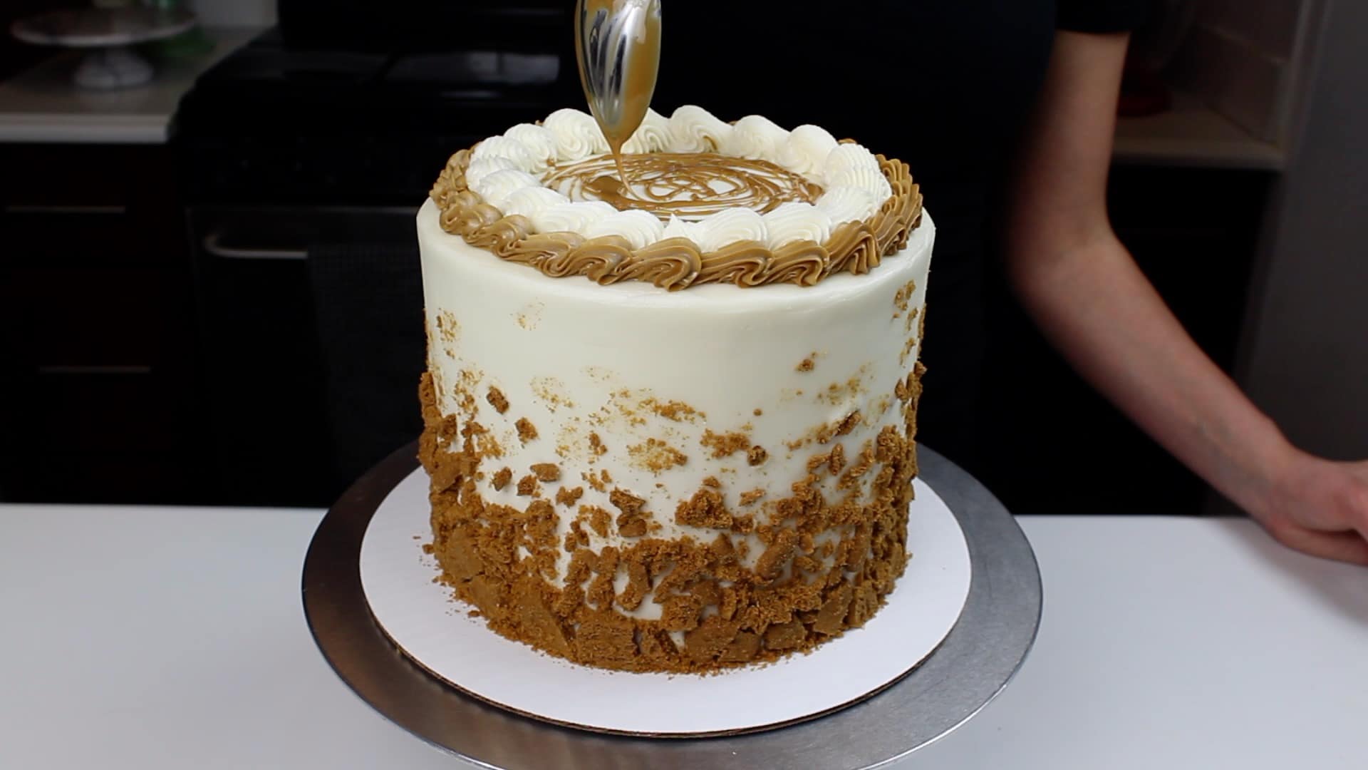 将毛毛雨添加到饼干黄油蛋糕博客