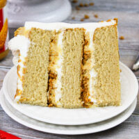 一片曲奇奶油蛋糕的形象