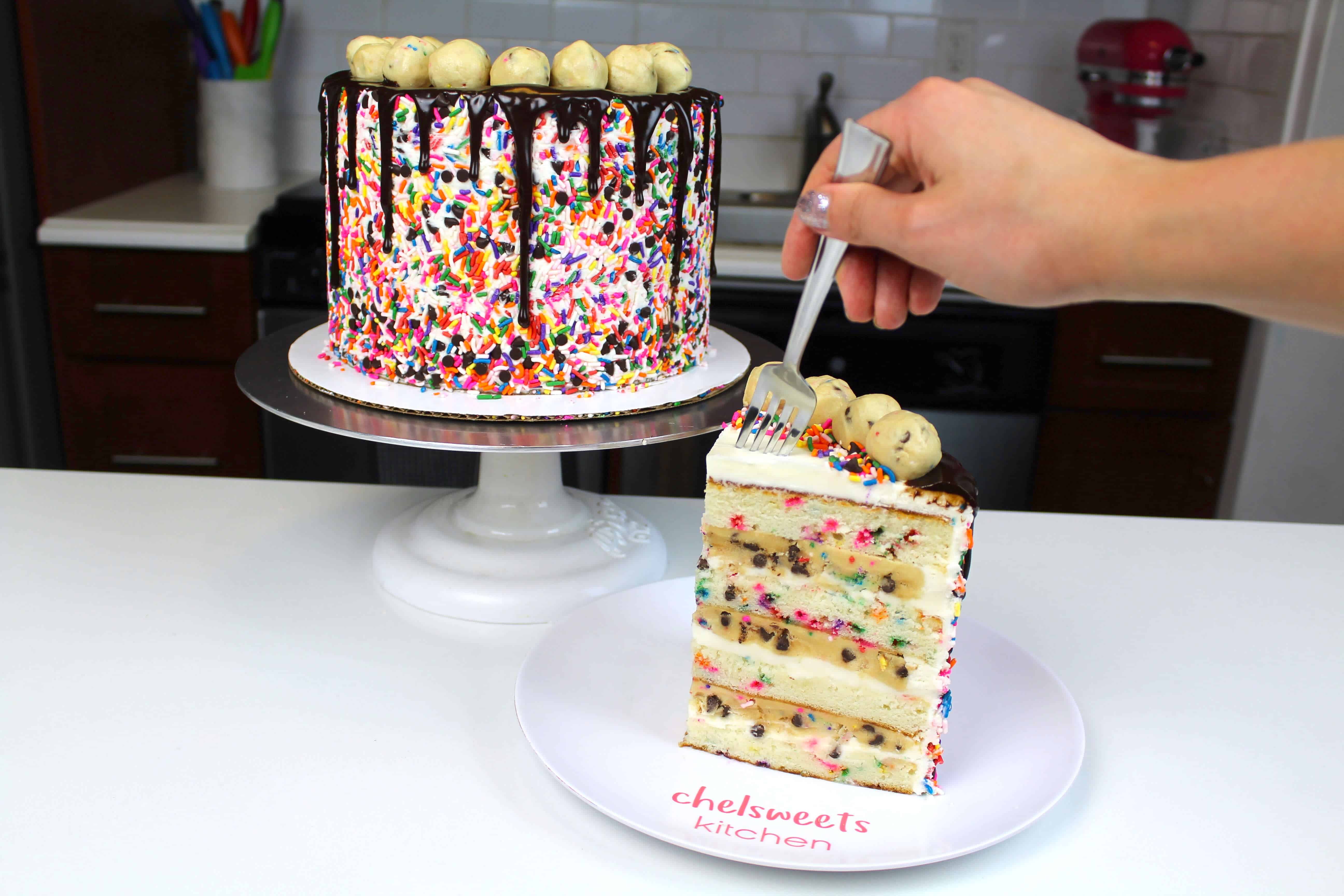 funfetti曲奇面团切片与叉子编辑。jpg