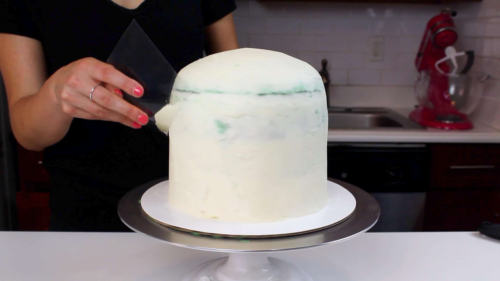 面包屑涂层的青蛙蛋糕