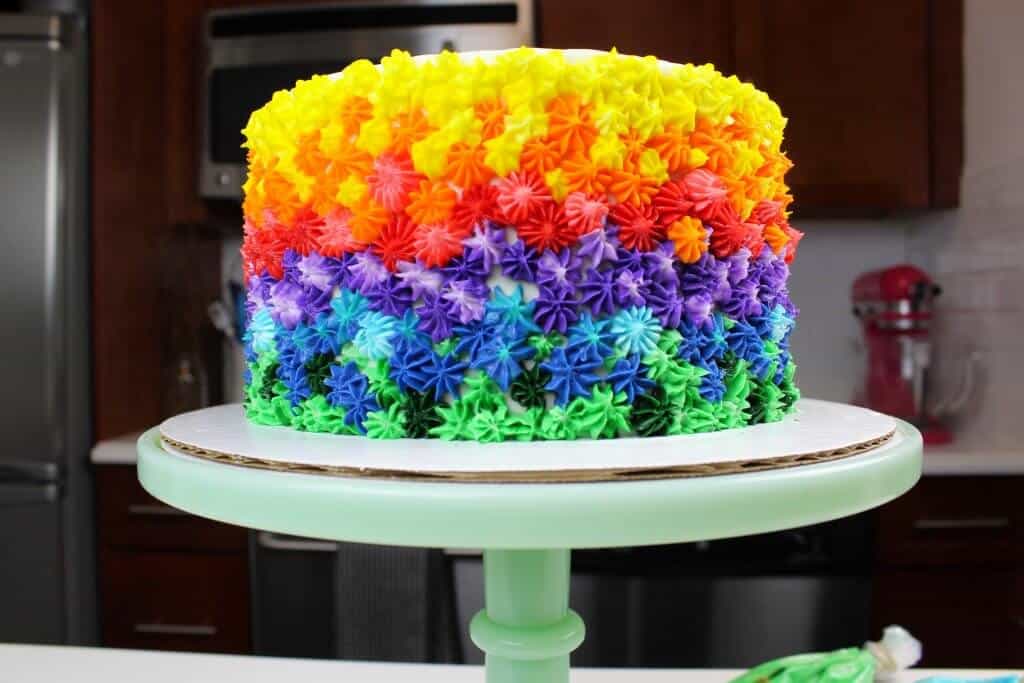 彩色奶油蛋糕的图像