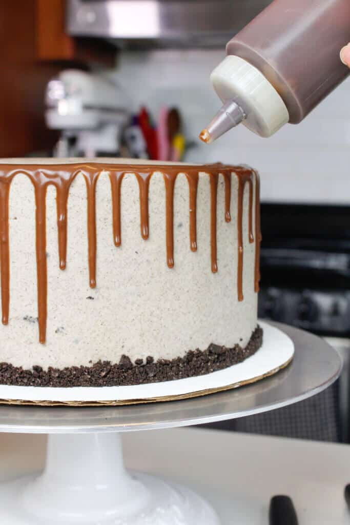 照片添加滴到奥利奥巧克力蛋糕