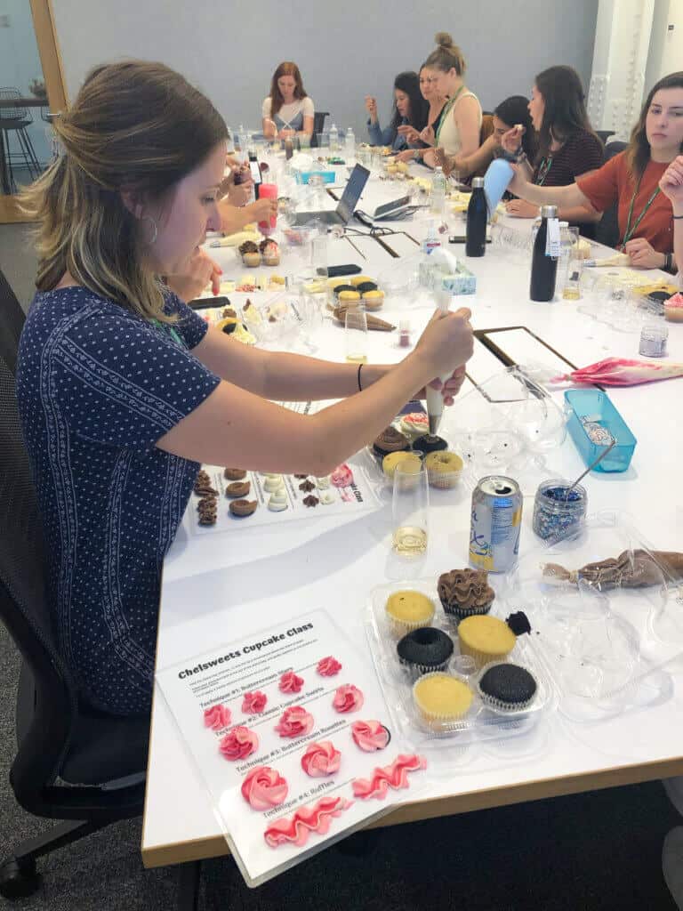 chelsweetbetway必威88登录s企业活动的形象