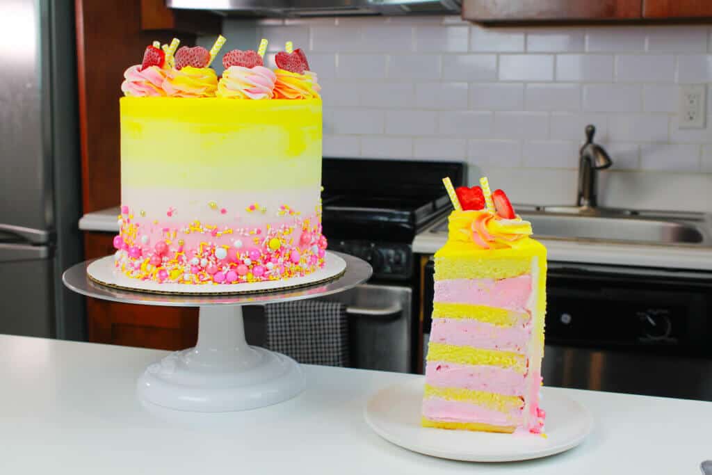 粉红色的柠檬水蛋糕，粉红色柠檬水冰淇淋蛋糕，草莓柠檬水冰淇淋蛋糕，夏天蛋糕想法，冰淇淋蛋糕，冰淇淋蛋糕食谱，切尔韦冰淇淋蛋糕，切尔韦格，夏季冰淇淋蛋糕，柠檬水冰淇淋蛋糕，粉红色的柠檬水冰淇淋betway必威88登录蛋糕配方，粉红色柠檬水冰淇淋蛋糕教程，如何制作粉红色的柠檬水冰淇淋蛋糕