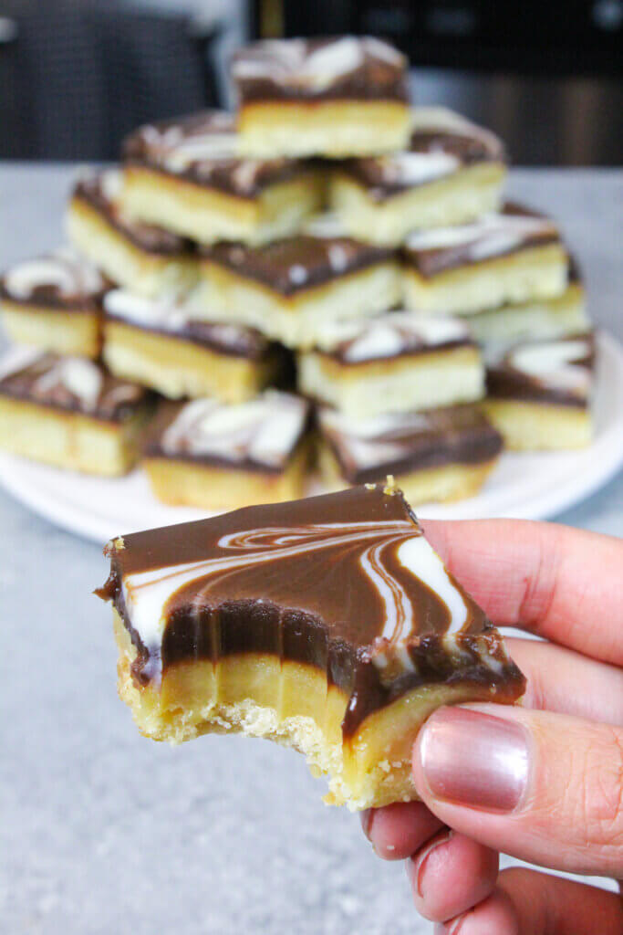 百万富翁酒吧的图像咬合