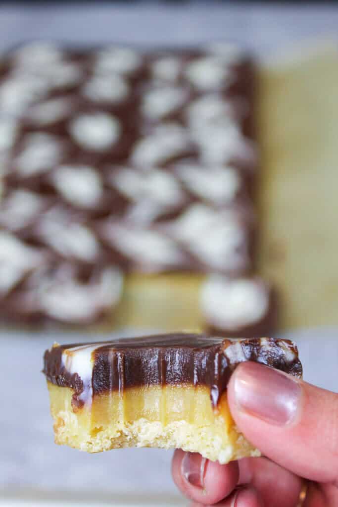 被咬成百万富翁吧的图像