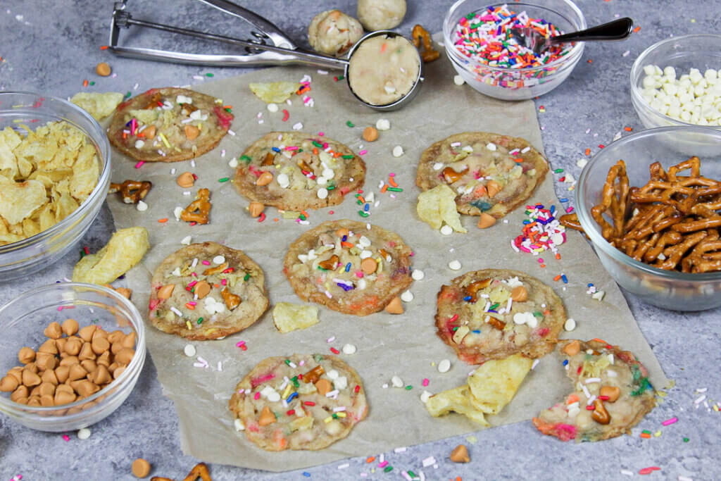 chelsweetbetway必威88登录s可食用堆肥曲奇饼面团烘焙成曲奇饼的图像