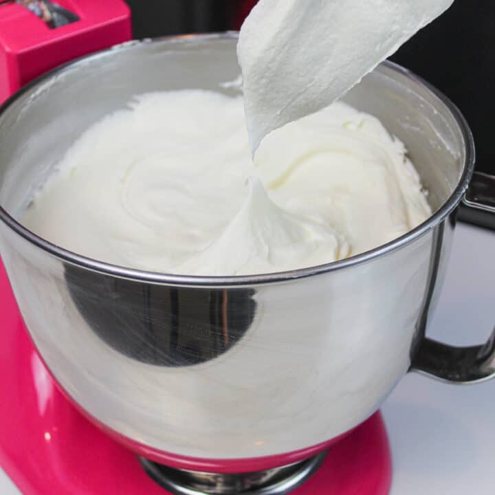 奶油糖霜的图象被测试正确的一致性