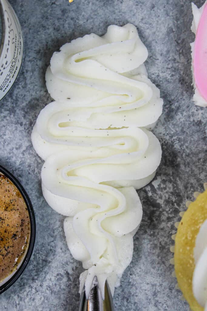 的形象pipeable素食奶油乳酪蛋糕,蛋糕装饰