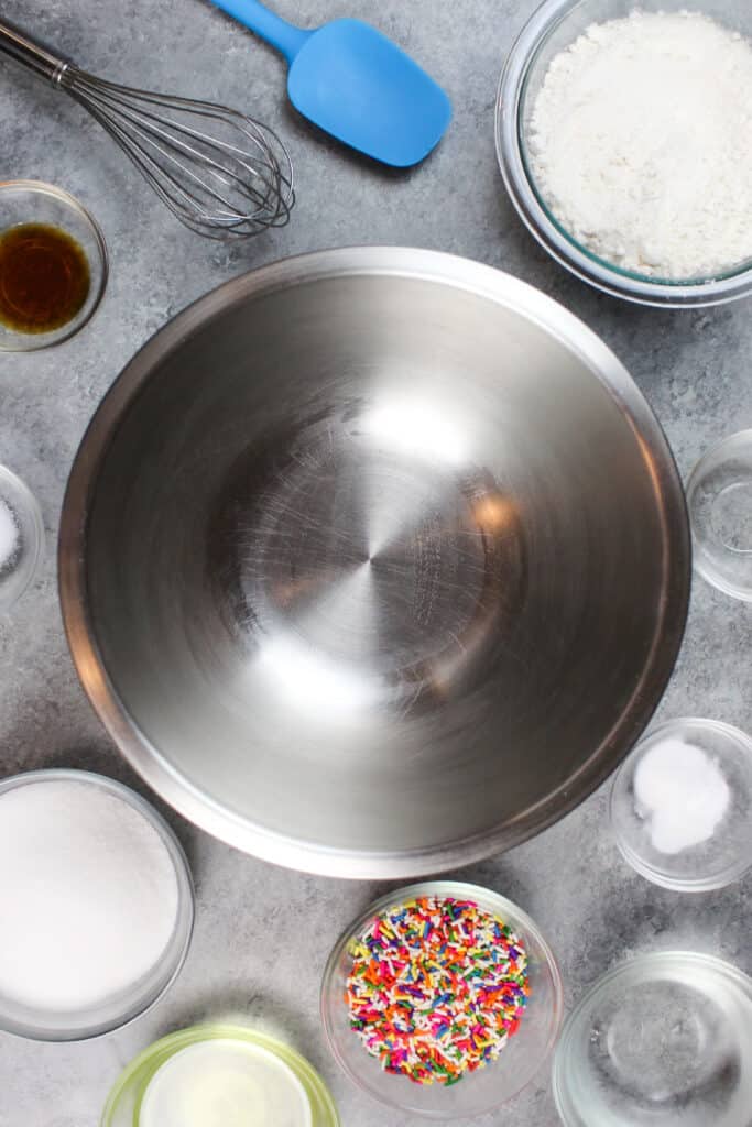 简单和简单的素食主义者Funfetti蛋糕配件蛋糕成份