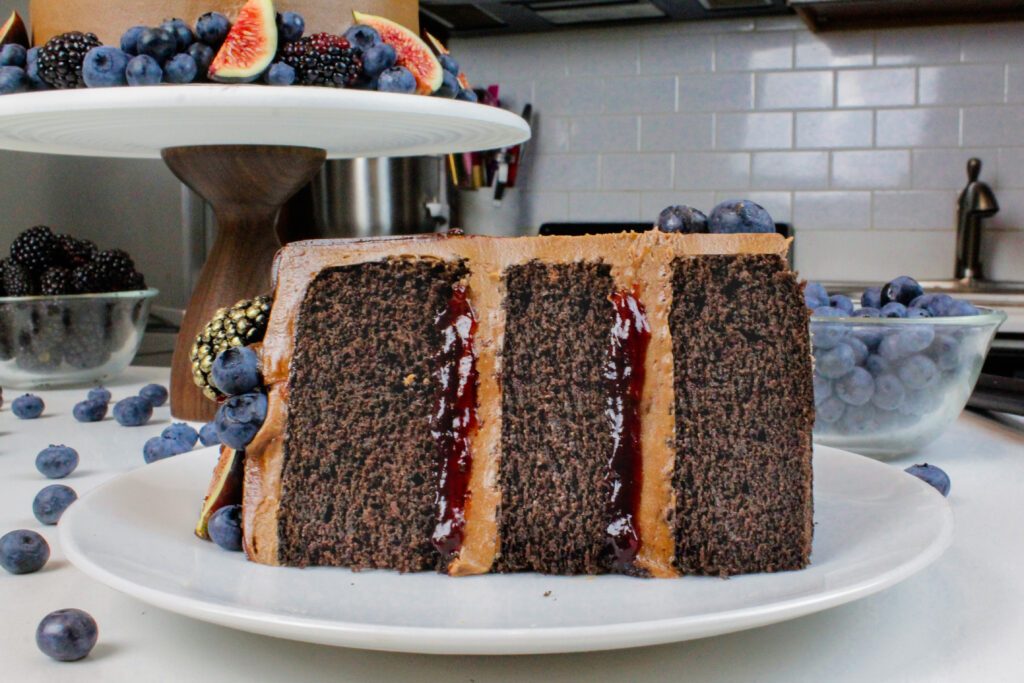 切片的6英寸巧克力蛋糕食谱