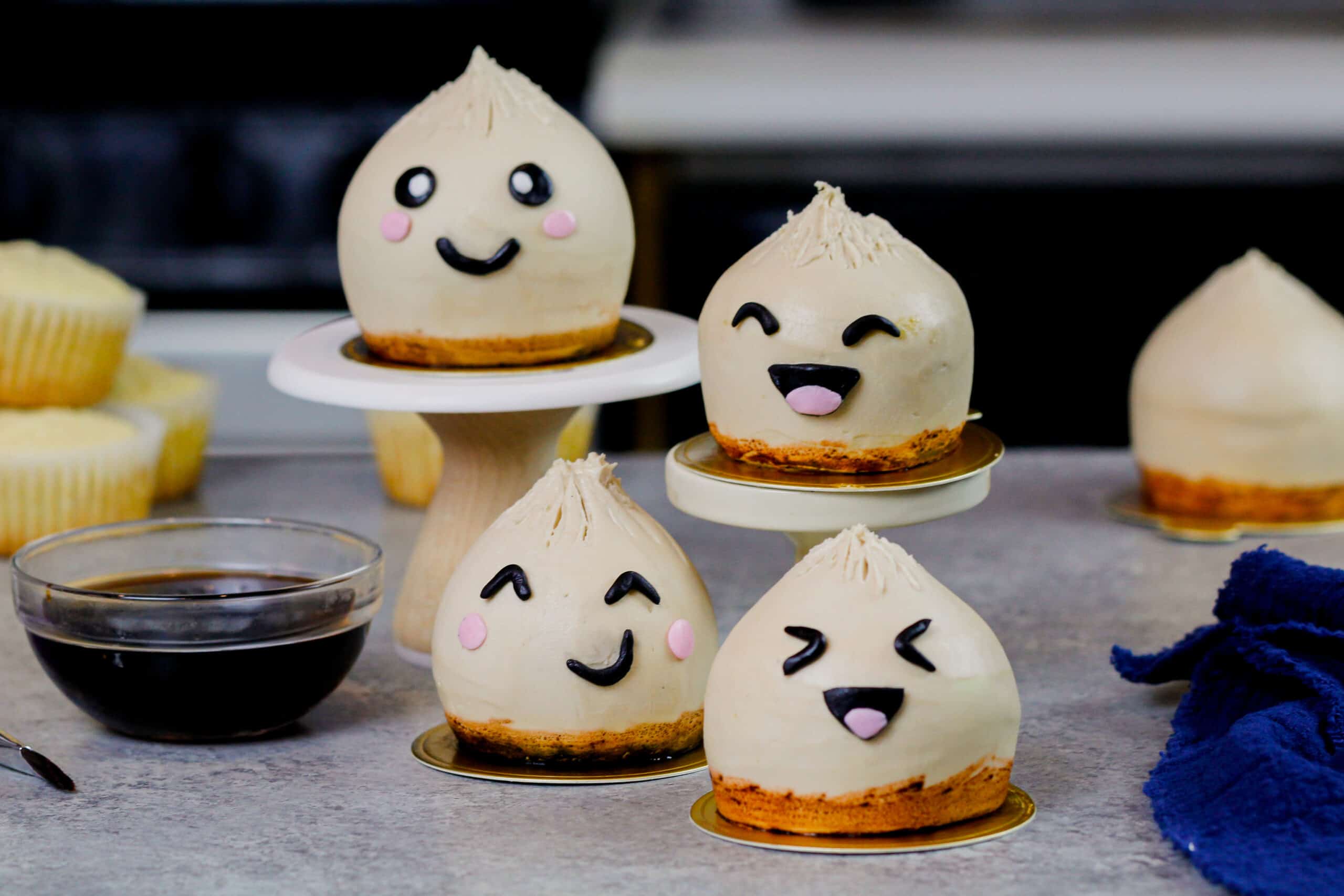 kawaii启发的饺子蛋糕的图像