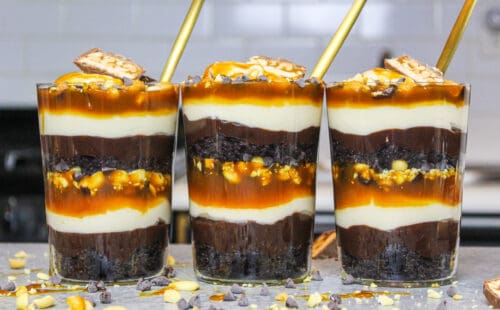 士力架小玩意儿放在单独的杯子里，方便上菜和吃