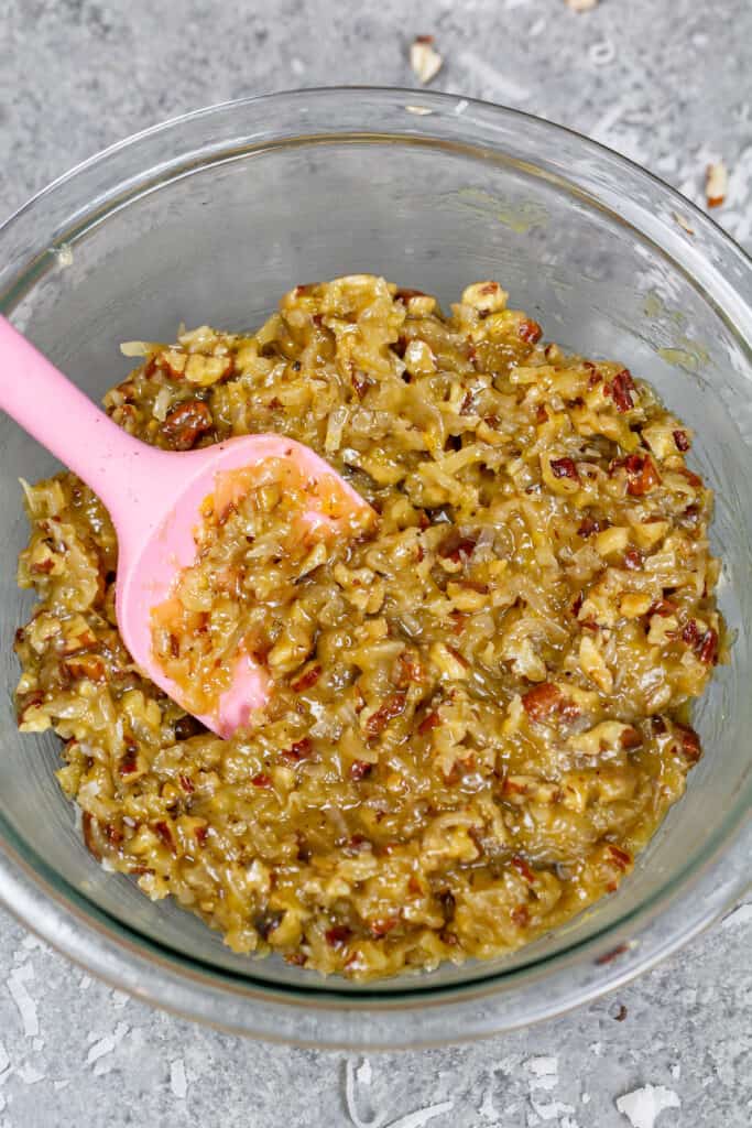 德国巧克力蛋糕糖霜的图像