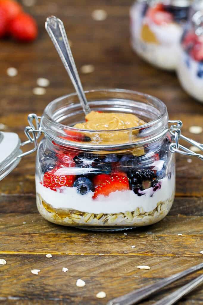 花生酱蛋白质隔夜燕麦的图象