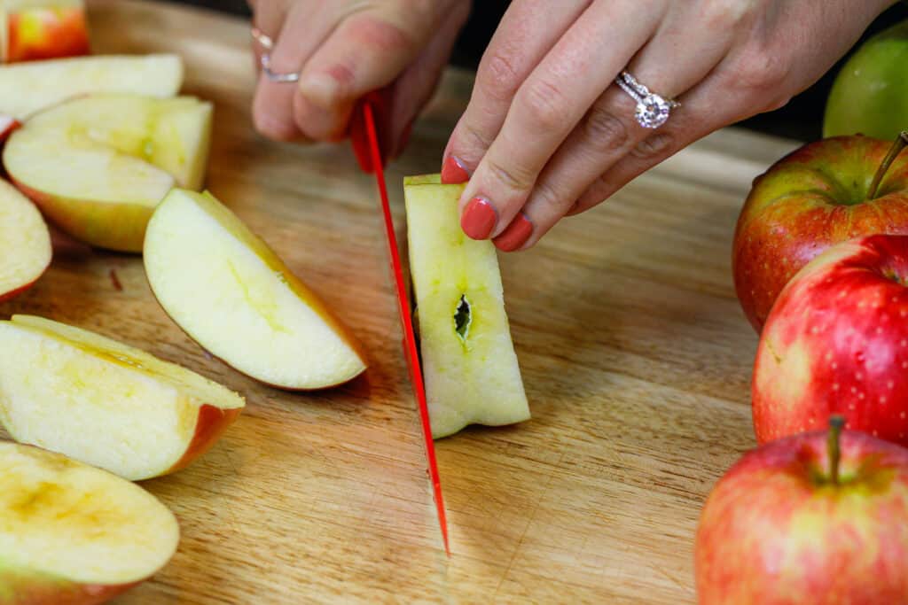 苹果的形象被切入宿舍制作苹果黄油