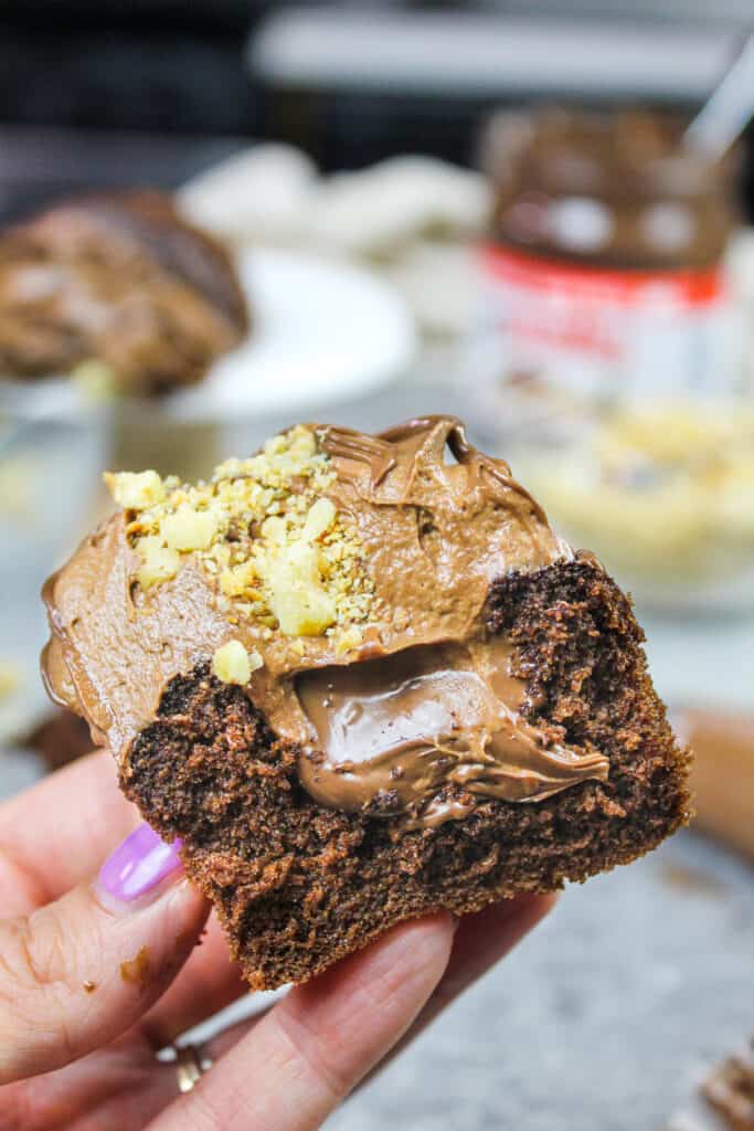 图像能多益的蛋糕切成显示其能多益的中心