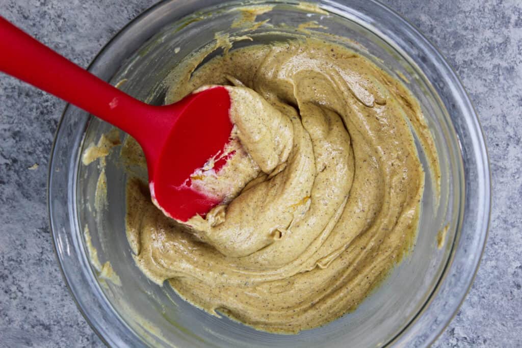 姜饼奶酪的形象填充姜饼macarons