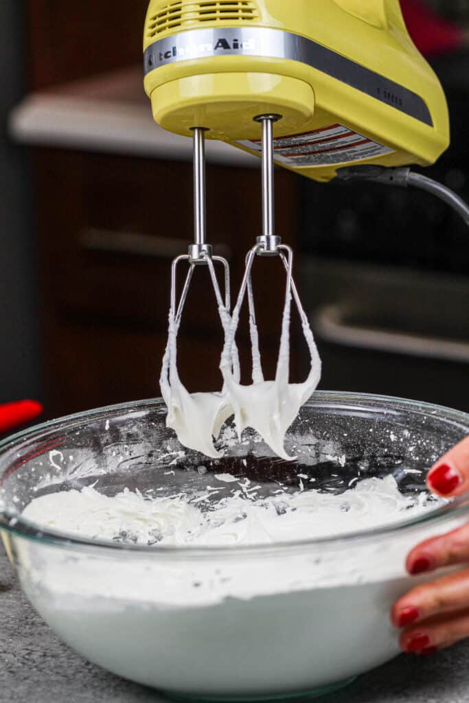 皇家结冰的形象被煽动的僵硬峰装饰糖饼干