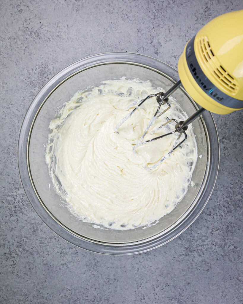 芝士蛋糕的图像填充混合搅拌机