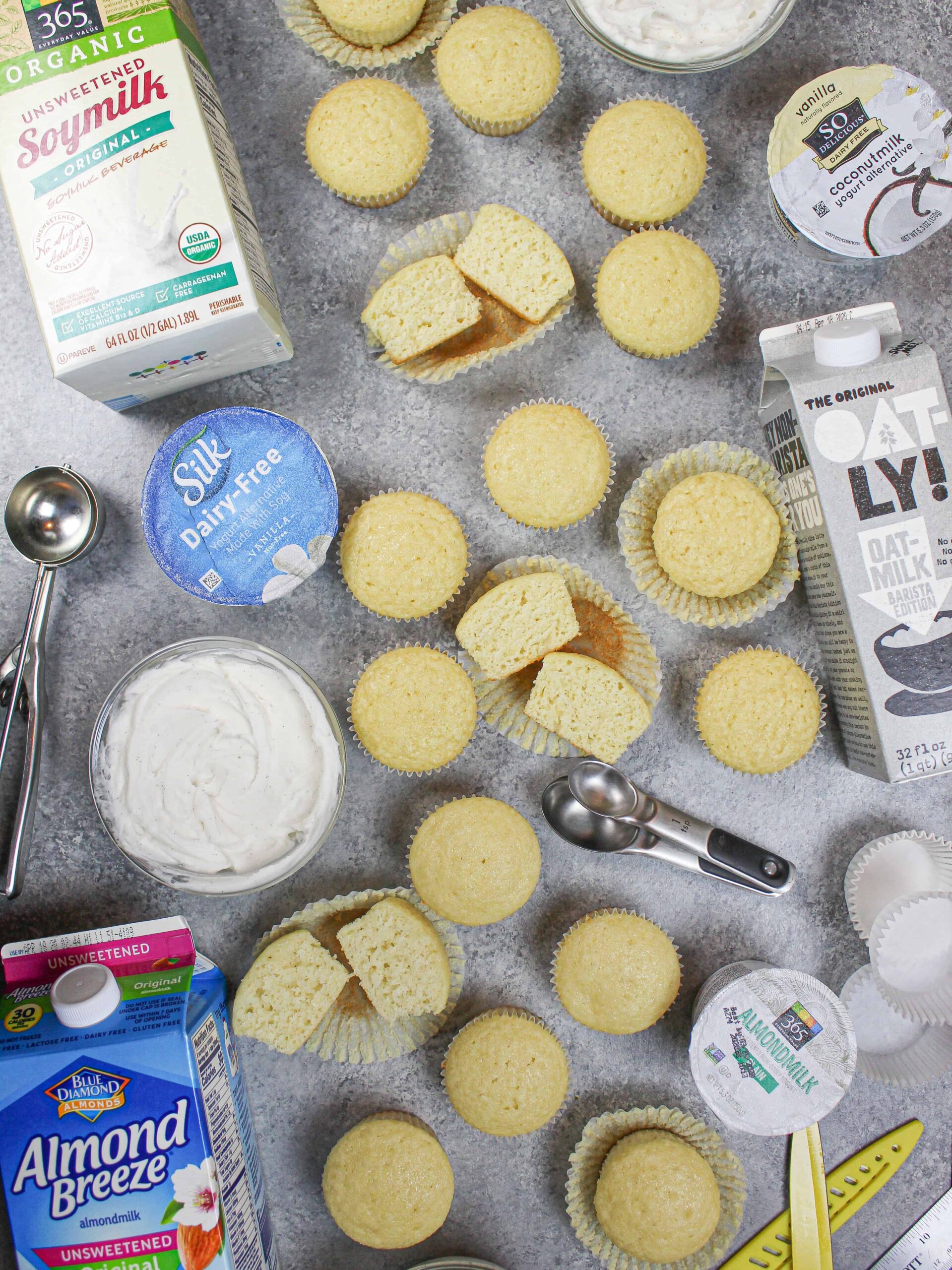 形象乳制品免费蛋糕用杏仁牛奶,豆奶,牛奶燕麦